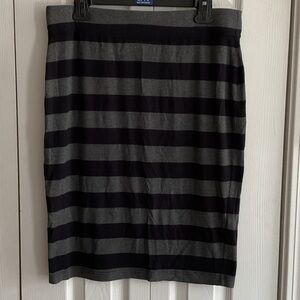 Banana Republic Black and Gray Striped Pencil Skirt t-shirt material.